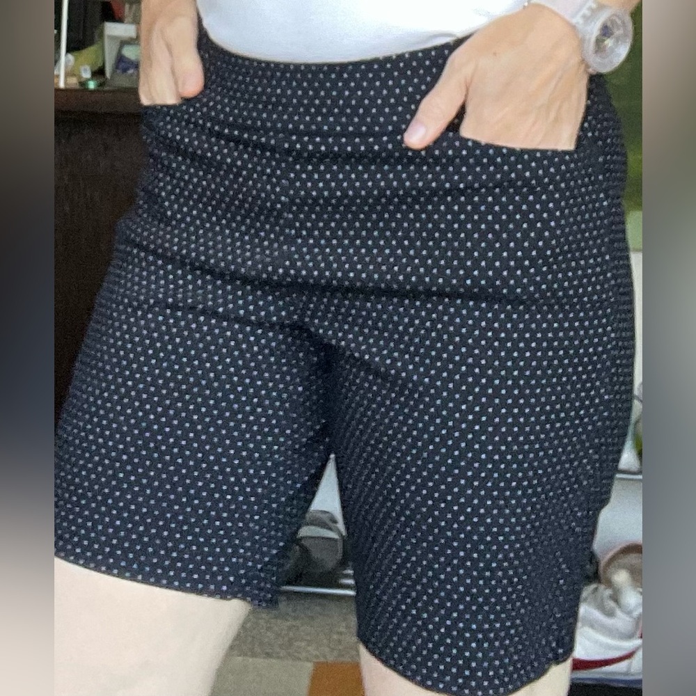 Hilary Radley stretch Bermuda shorts dark navy blue Size Large￼NWOT